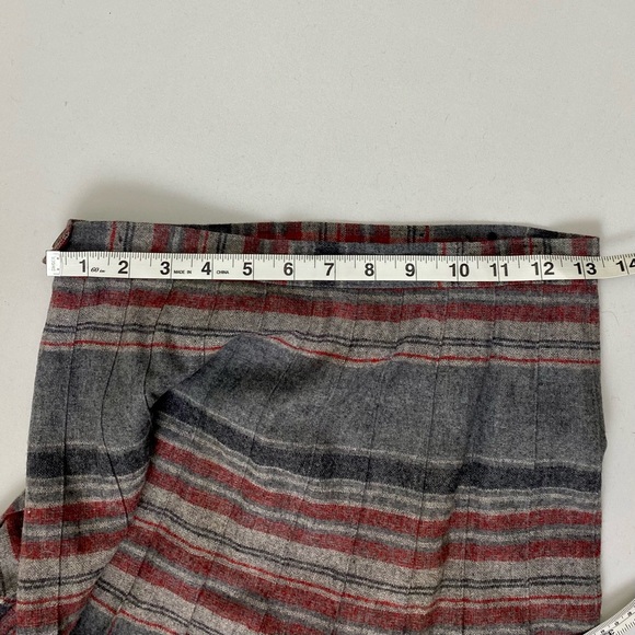 Pendleton Vintage Red and Grey Plaid Wool Skirt. Size 10 (vintage 10). USA Made. - Picture 7 of 11